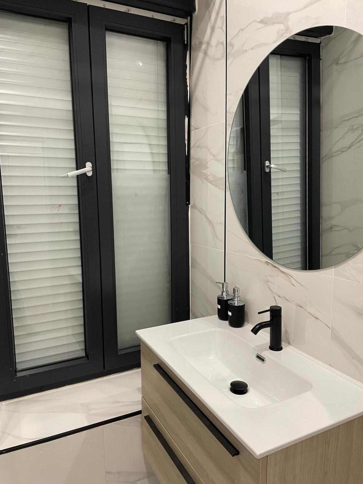 U1 Ap Nuevo, Bien Comunicado Madrid Centro Apartment Luaran gambar